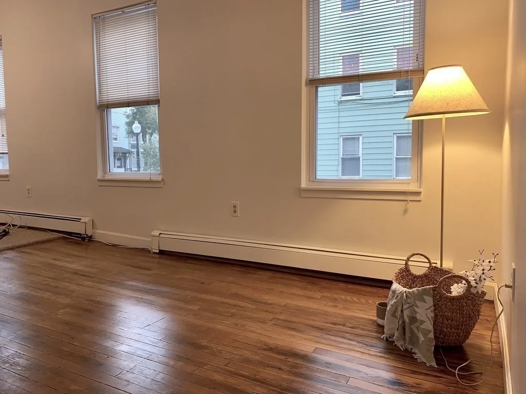 3 bed, 1 bath apartment for rent at 280 Western Ave Unit 1, Riverside — photo 4 of 15
