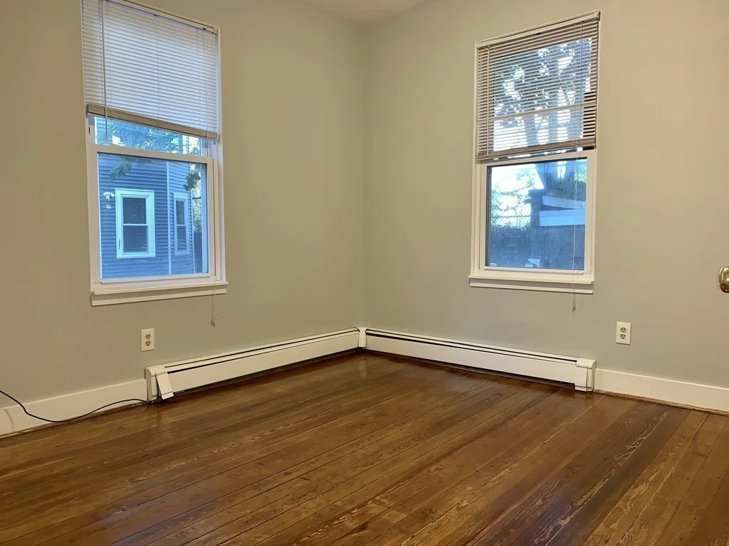 3 bed, 1 bath apartment for rent at 280 Western Ave Unit 1, Riverside — photo 8 of 15