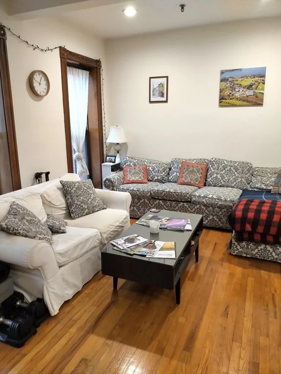 2 bed, 1 bath apartment for rent at 280A Shawmut Ave Unit 2, South End — photo 2 of 10