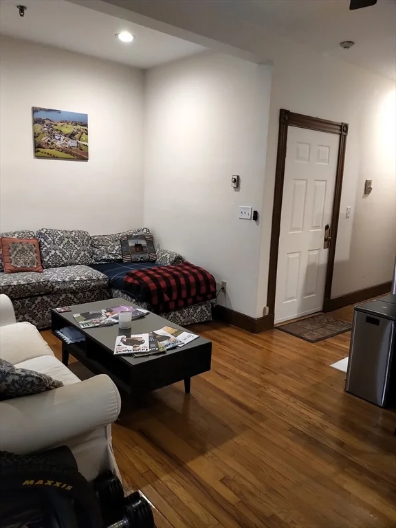 2 bed, 1 bath apartment for rent at 280A Shawmut Ave Unit 2, South End — photo 3 of 10