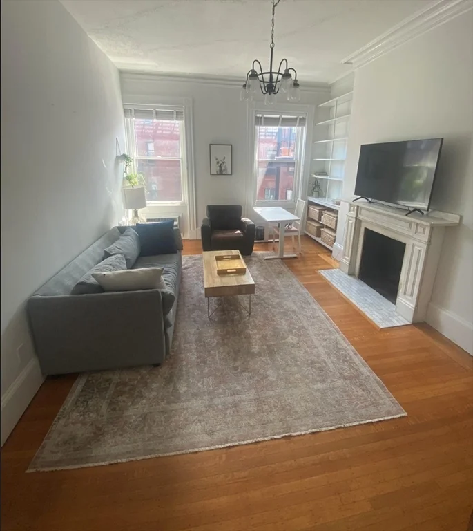 1 bed, 1 bath apartment for rent at 281 Beacon St Unit 17, Back Bay — photo 3 of 9