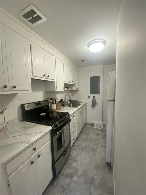 1 bed, 1 bath apartment for rent at 281 Beacon St Unit 17, Back Bay — photo 6 of 9