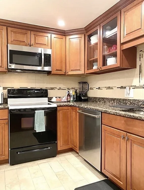 1 bed, 1 bath apartment for rent at 281 Beacon St Unit 7, Back Bay