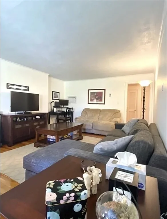 1 bed, 1 bath apartment for rent at 281 Beacon St Unit 7, Back Bay — photo 5 of 10