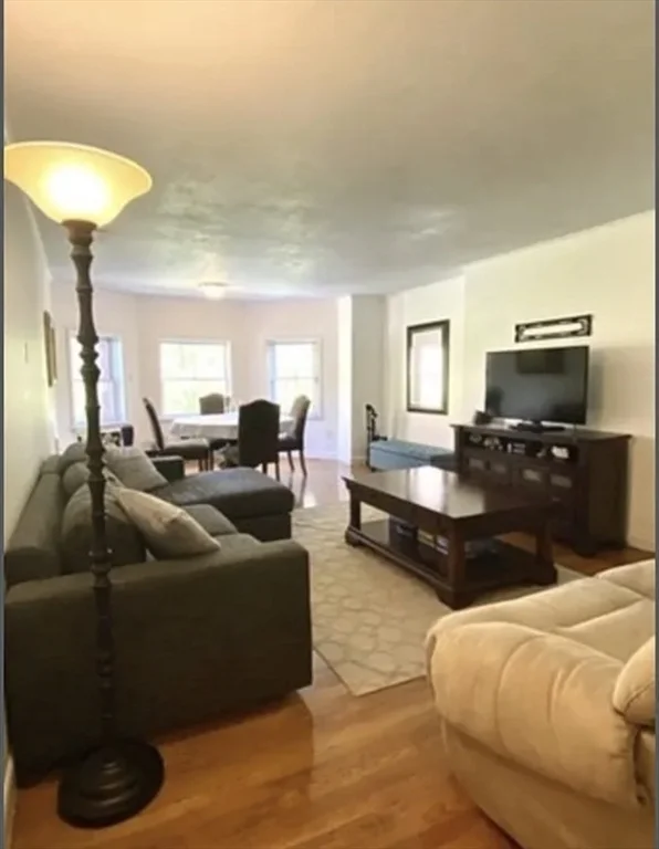 1 bed, 1 bath apartment for rent at 281 Beacon St Unit 7, Back Bay — photo 4 of 10
