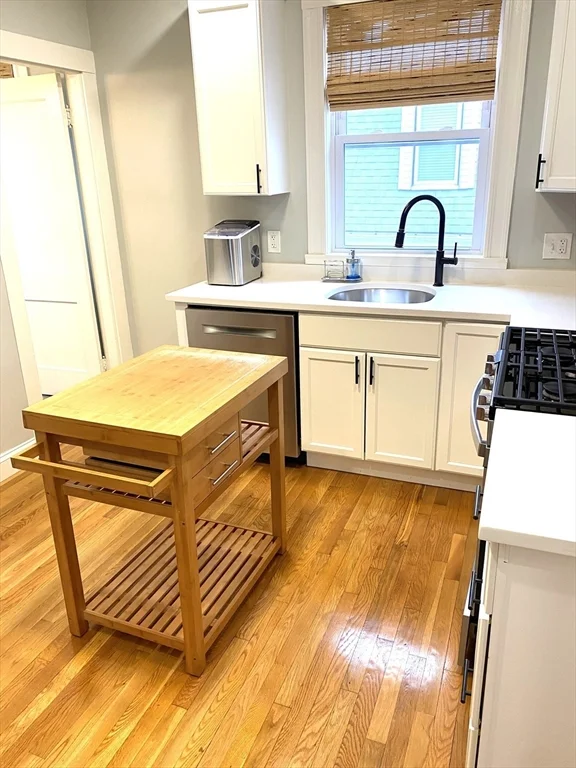 3 bed, 1 bath apartment for rent at 281 Belgrade Ave Unit 3, Roslindale — photo 9 of 18