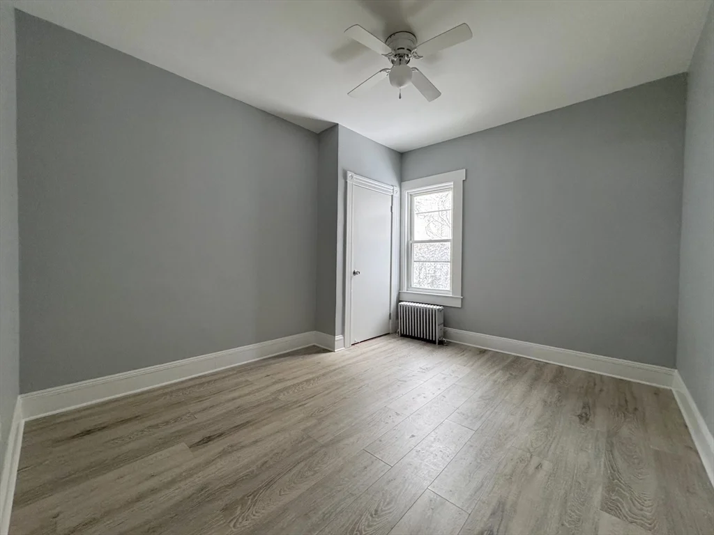 4 bed, 1 bath apartment for rent at 281 Blackstone Unit 1, Fall River — photo 4 of 9