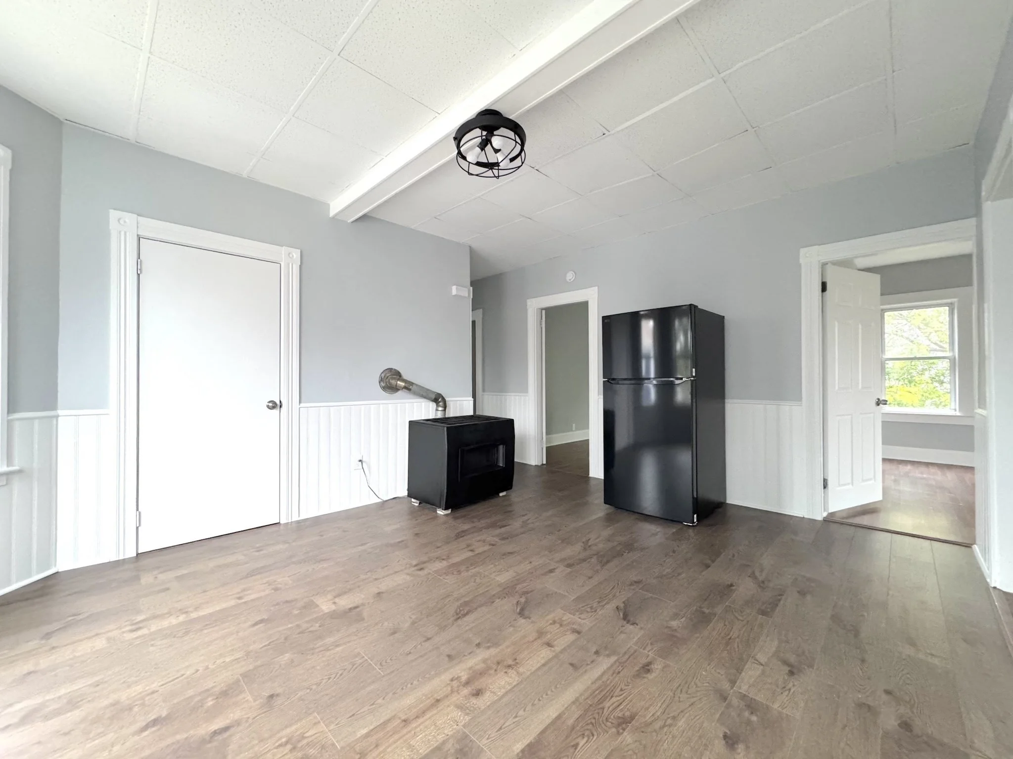 4 bed, 1 bath apartment for rent at 281 Blackstone Unit 2, Fall River — photo 9 of 11
