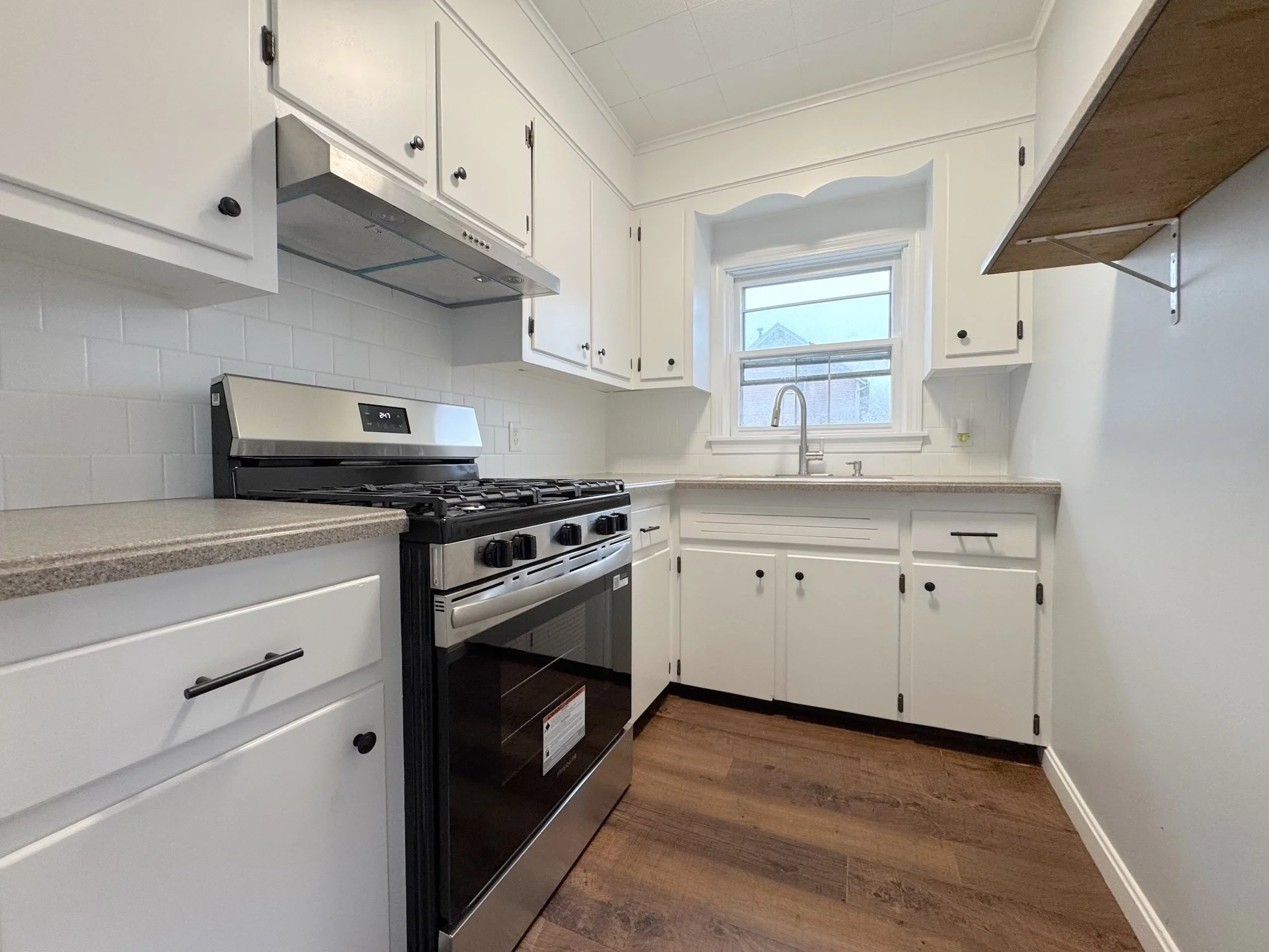 4 bed, 1 bath apartment for rent at 281 Blackstone Unit 2, Fall River — photo 2 of 11