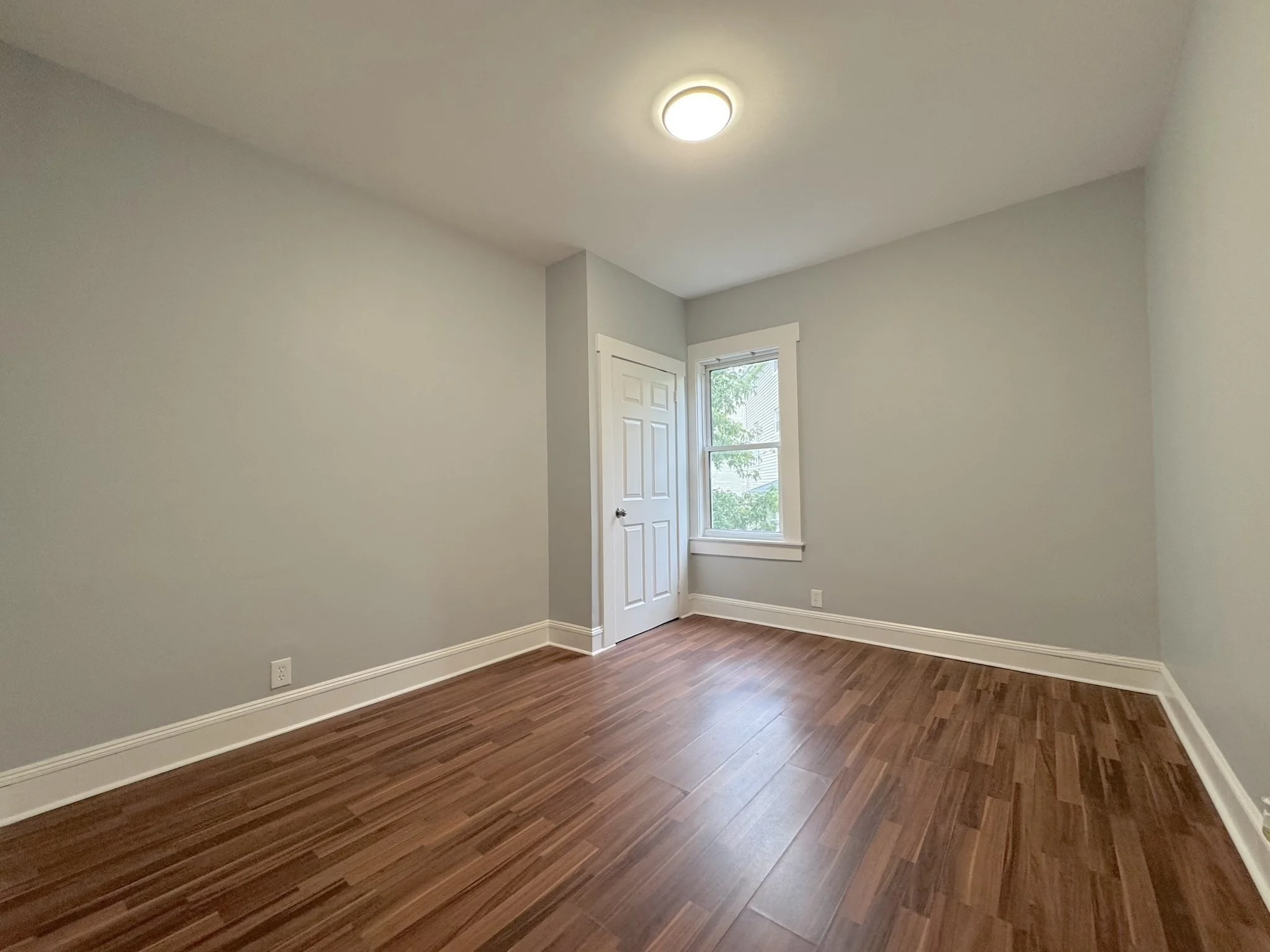 4 bed, 1 bath apartment for rent at 281 Blackstone Unit 2, Fall River — photo 7 of 11