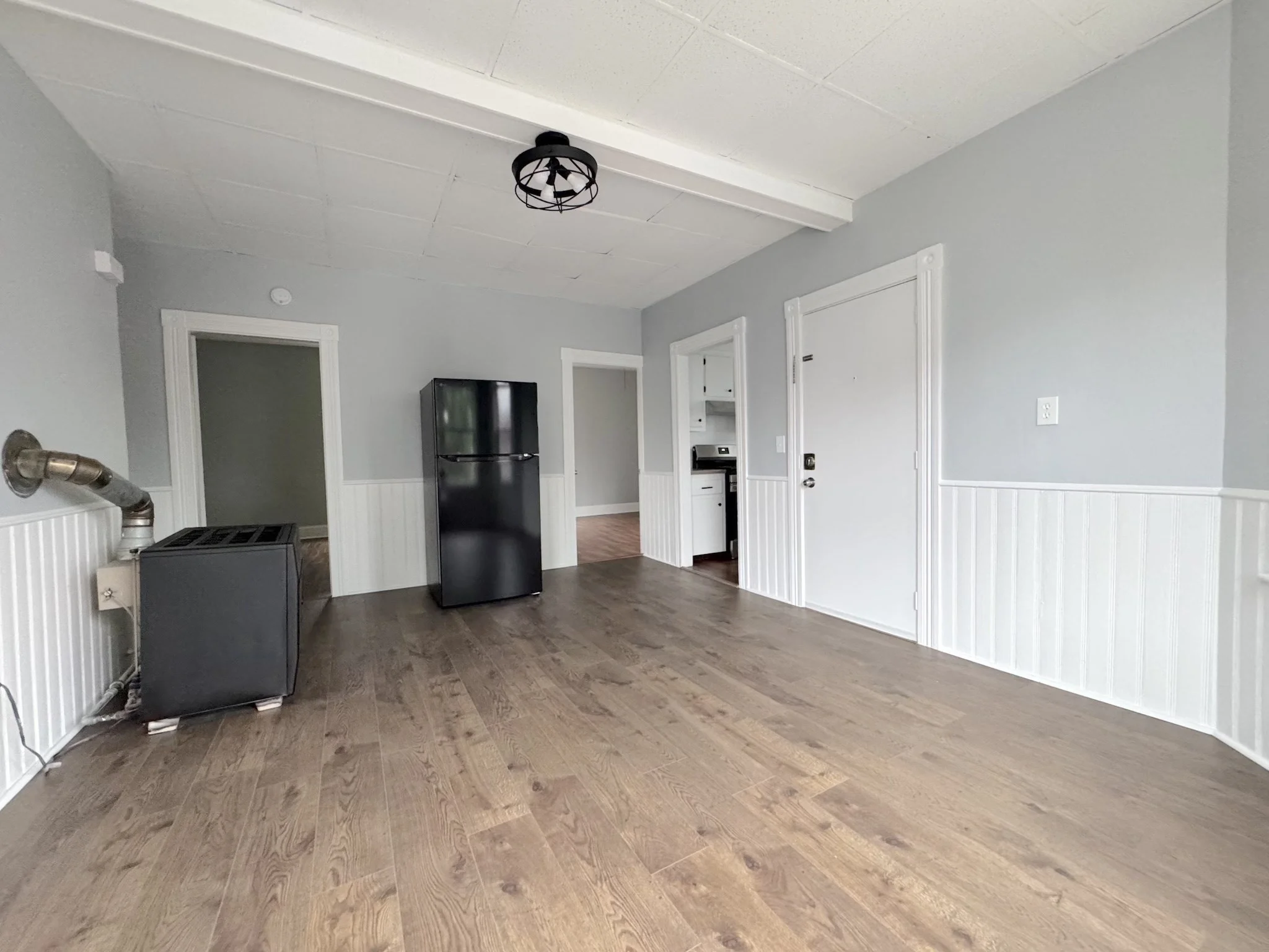4 bed, 1 bath apartment for rent at 281 Blackstone Unit 2, Fall River — photo 8 of 11