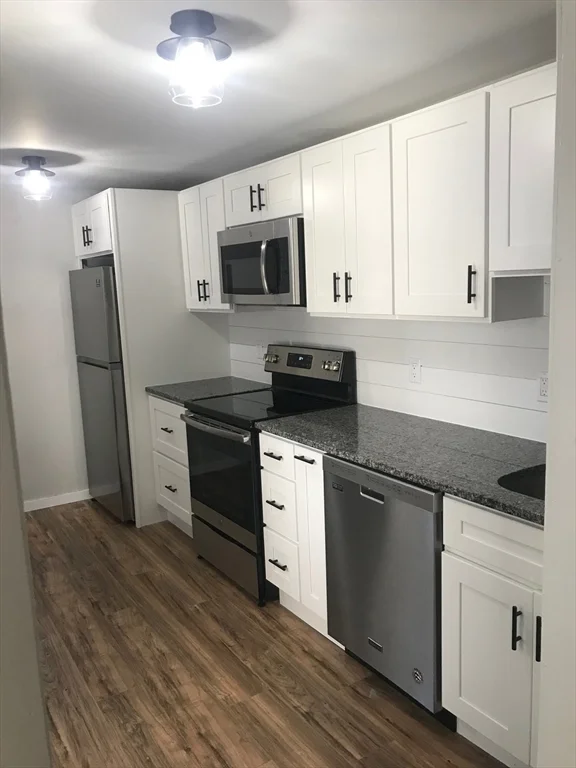 4 bed, 1 bath apartment for rent at 281 Bowen Unit 2, South Boston — photo 5 of 24