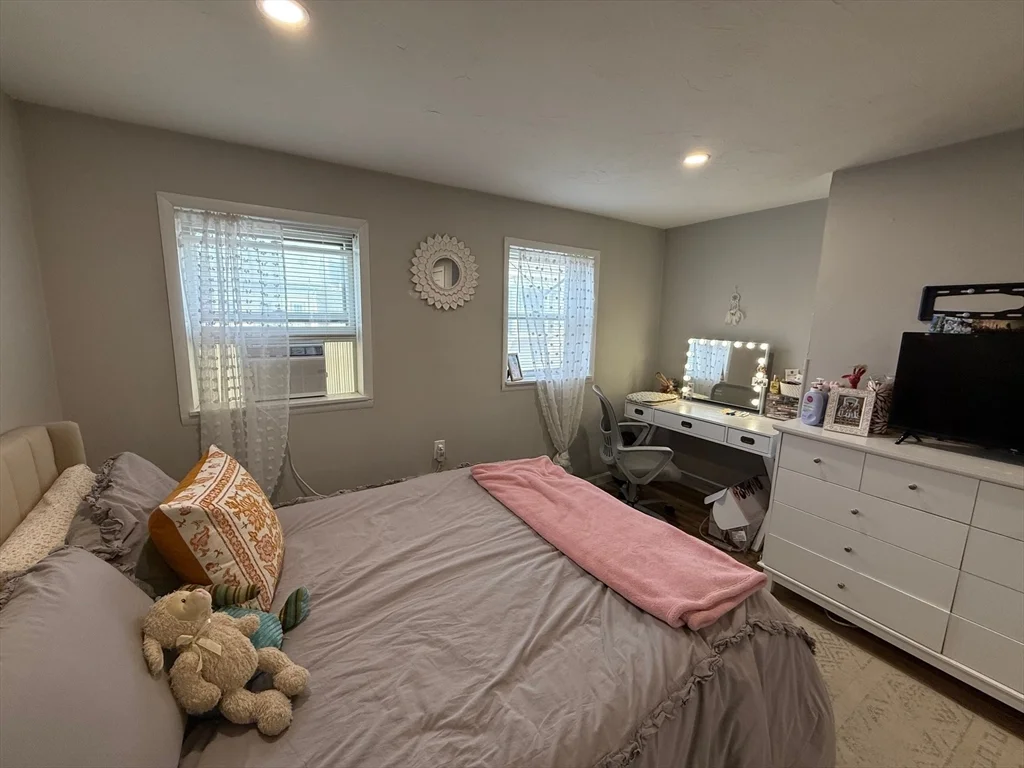 4 bed, 1 bath apartment for rent at 281 Bowen Unit 2, South Boston — photo 10 of 24
