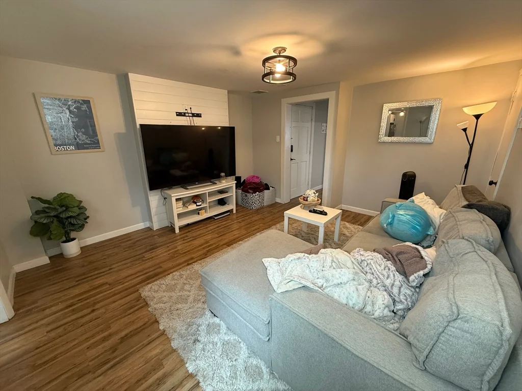 4 bed, 1 bath apartment for rent at 281 Bowen Unit 2, South Boston — photo 3 of 24