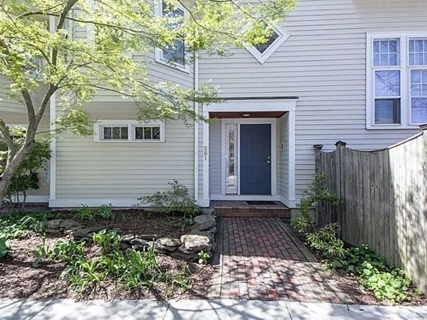 3 bed, 2 bath apartment for rent at 281 Brookline St Unit 1, Cambridgeport — photo 3 of 22