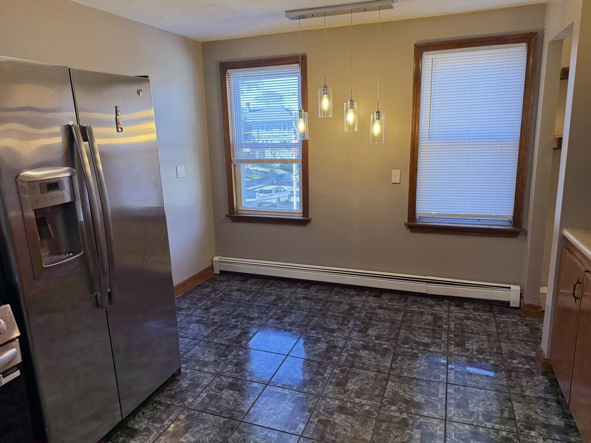 3 bed, 2 bath apartment for rent at 281 Court St Unit 2, North Plymouth — photo 6 of 19