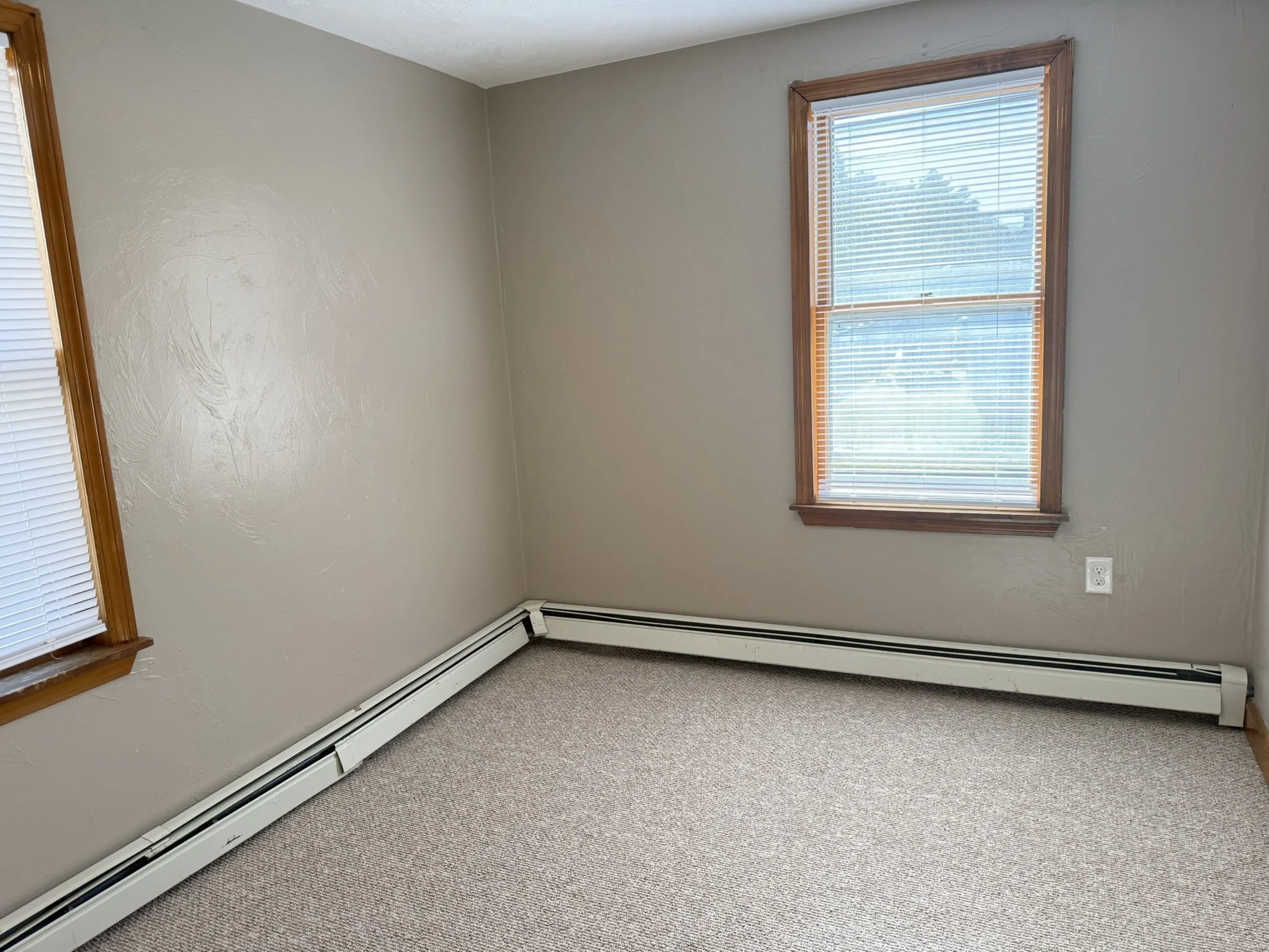 3 bed, 2 bath apartment for rent at 281 Court St Unit 2, North Plymouth — photo 11 of 19