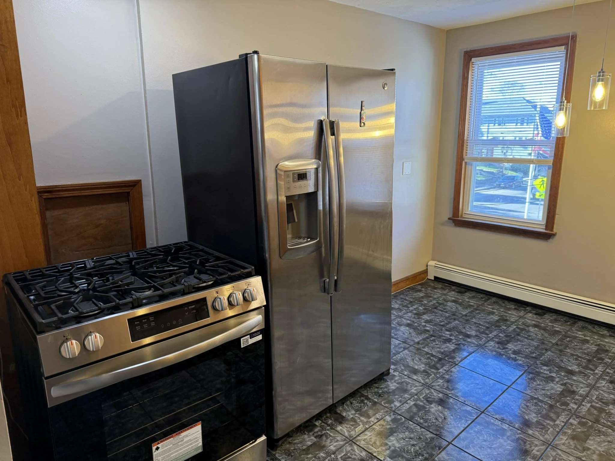 3 bed, 2 bath apartment for rent at 281 Court St Unit 2, North Plymouth — photo 7 of 19