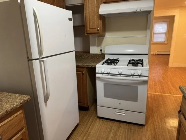 2 bed, 1 bath apartment for rent at 281 E Merrimack St Unit 1, Lowell — photo 5 of 14