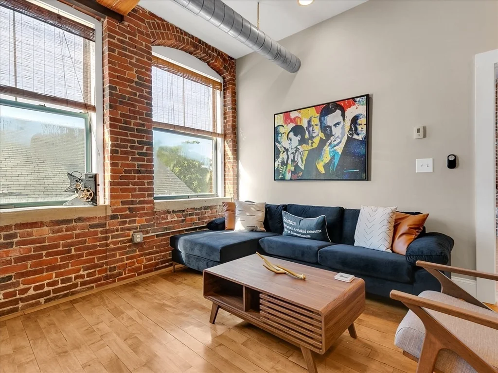 2 bed, 1 bath apartment for rent at 281 Essex St Unit 303, Salem — photo 6 of 16
