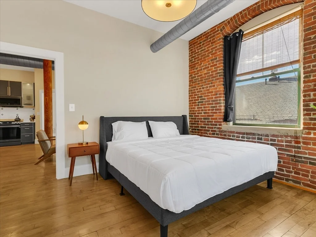 2 bed, 1 bath apartment for rent at 281 Essex St Unit 303, Salem — photo 12 of 16