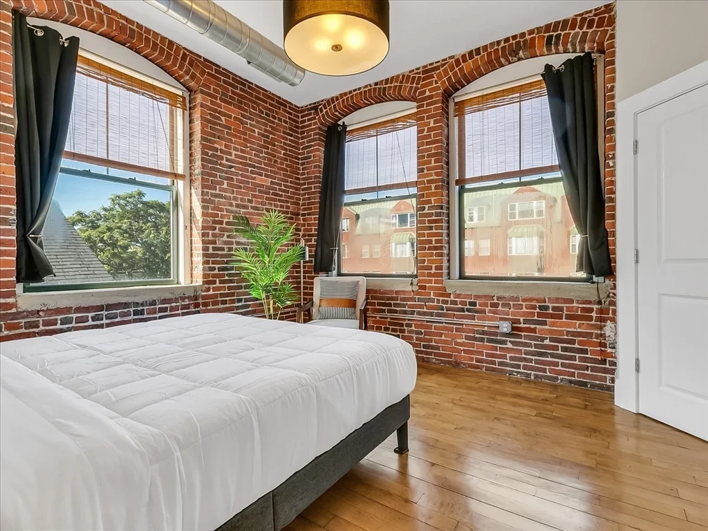 2 bed, 1 bath apartment for rent at 281 Essex St Unit 303, Salem — photo 11 of 16