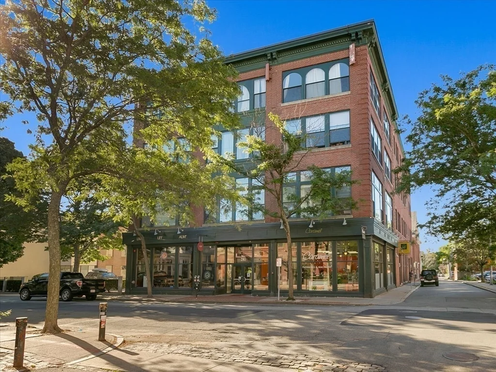 2 bed, 1 bath apartment for rent at 281 Essex St Unit 303, Salem — photo 8 of 16