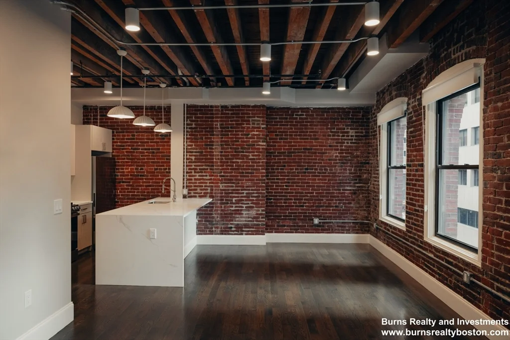 Studio bed, 1 bath apartment for rent at 281 Franklin St Unit 203, Boston Downtown — photo 2 of 4