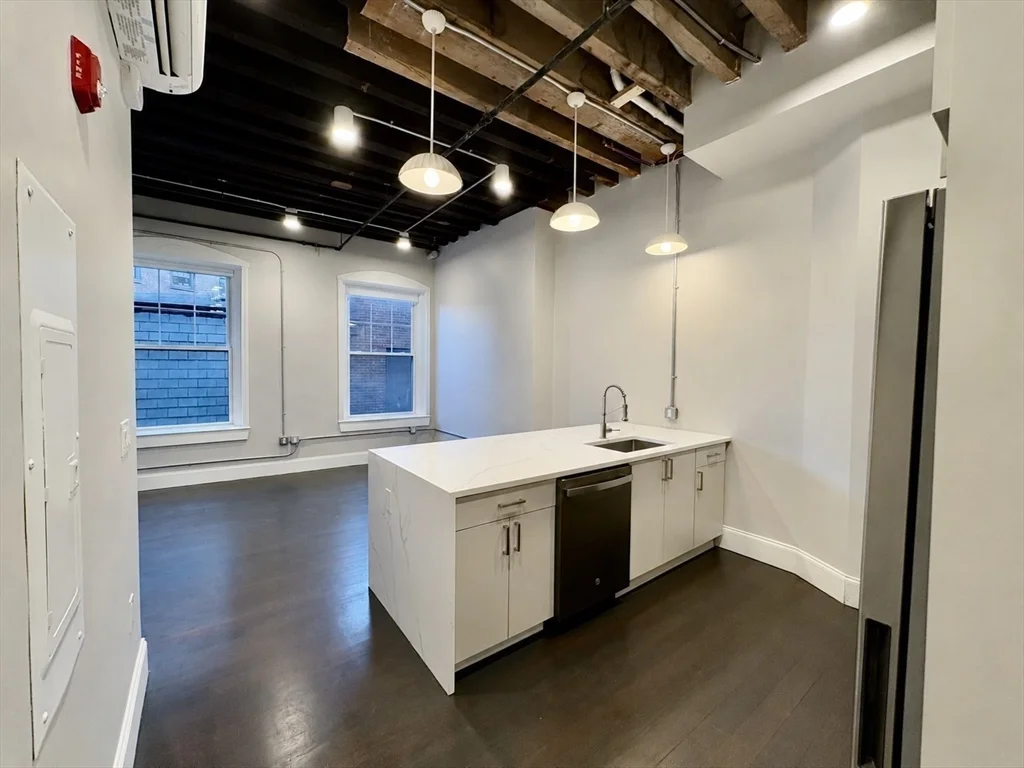 1 bed, 1 bath apartment for rent at 281 Franklin St Unit 601, Boston Downtown — photo 7 of 13