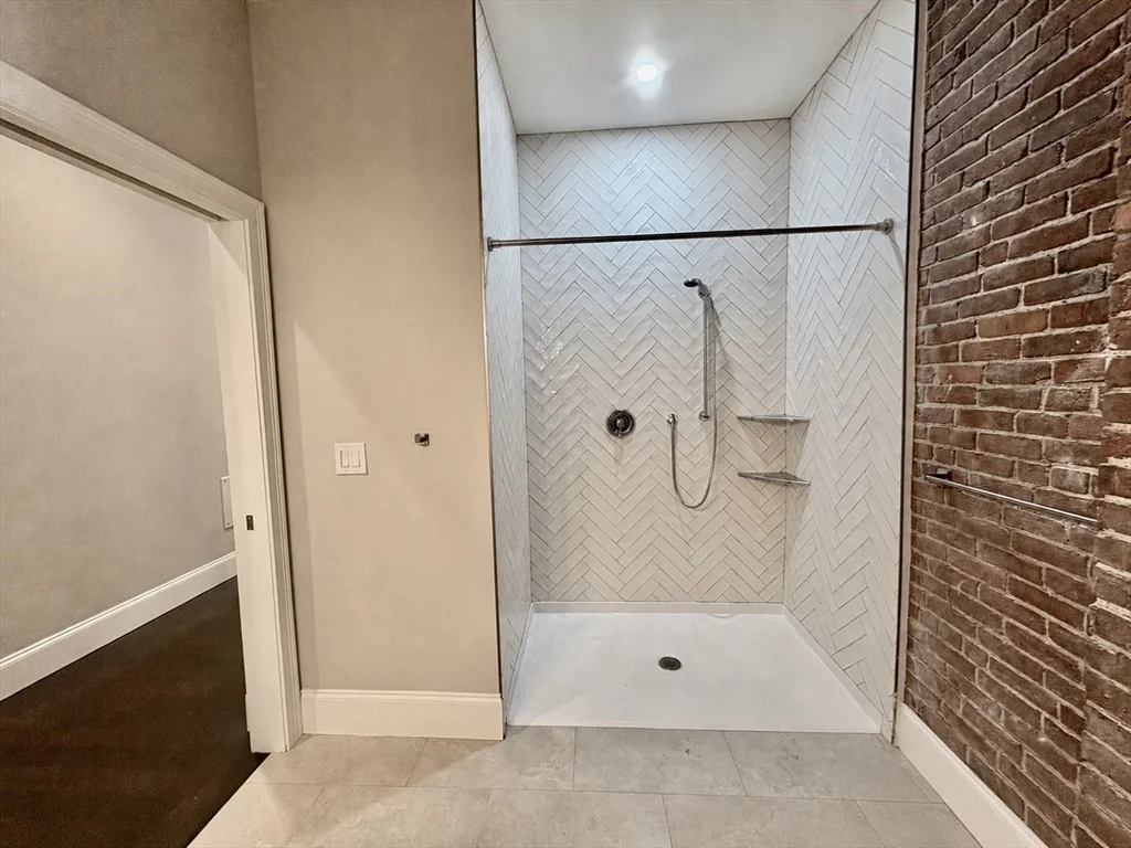 1 bed, 1 bath apartment for rent at 281 Franklin St Unit 601, Boston Downtown — photo 10 of 13