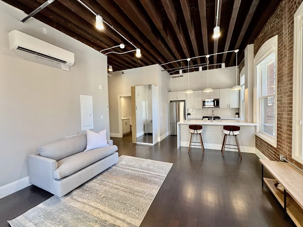 Studio bed, 1 bath apartment for rent at 281 Franklin St Unit 603, Boston Downtown — photo 2 of 16