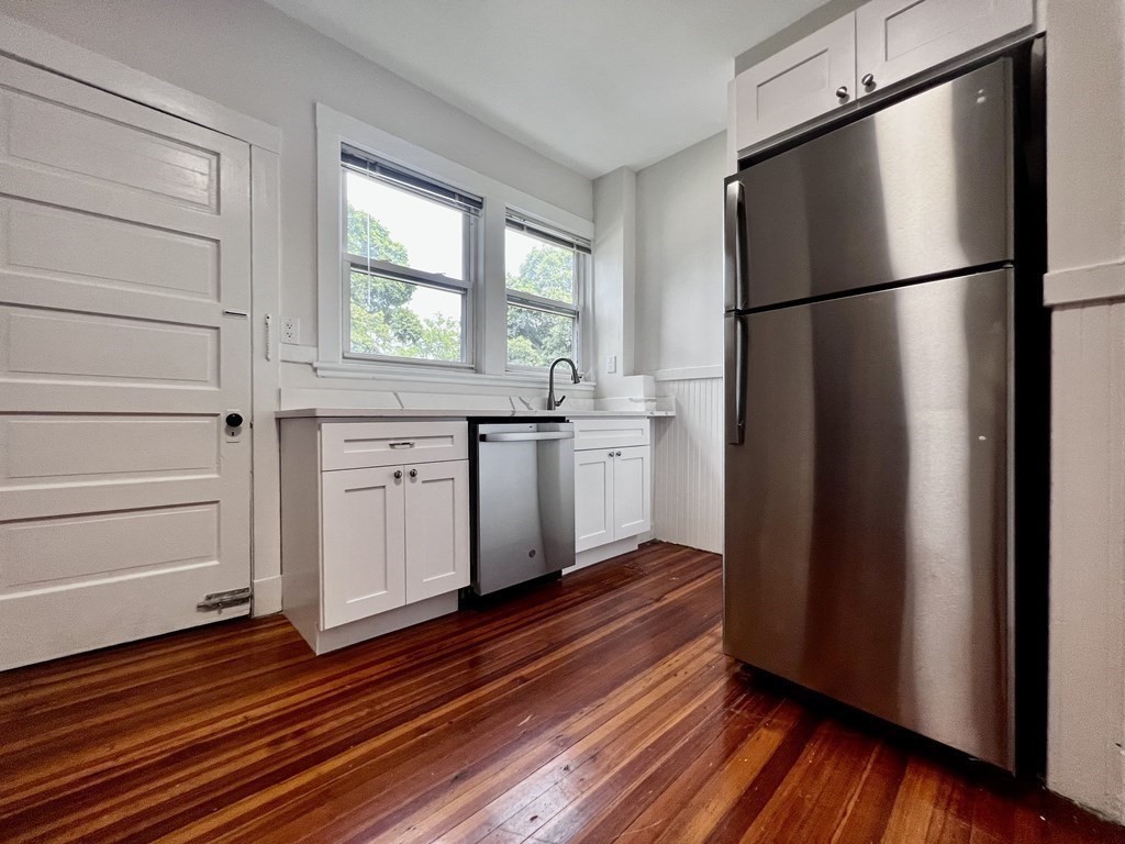 3 bed, 1 bath apartment for rent at 281 Highland Ave Unit 2a, Spring Hill — photo 5 of 14