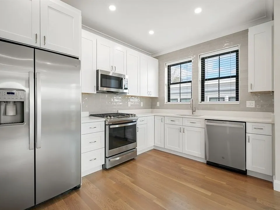 4 bed, 2 bath apartment for rent at 281 Lamartine St Unit 3, Jamaica Plain