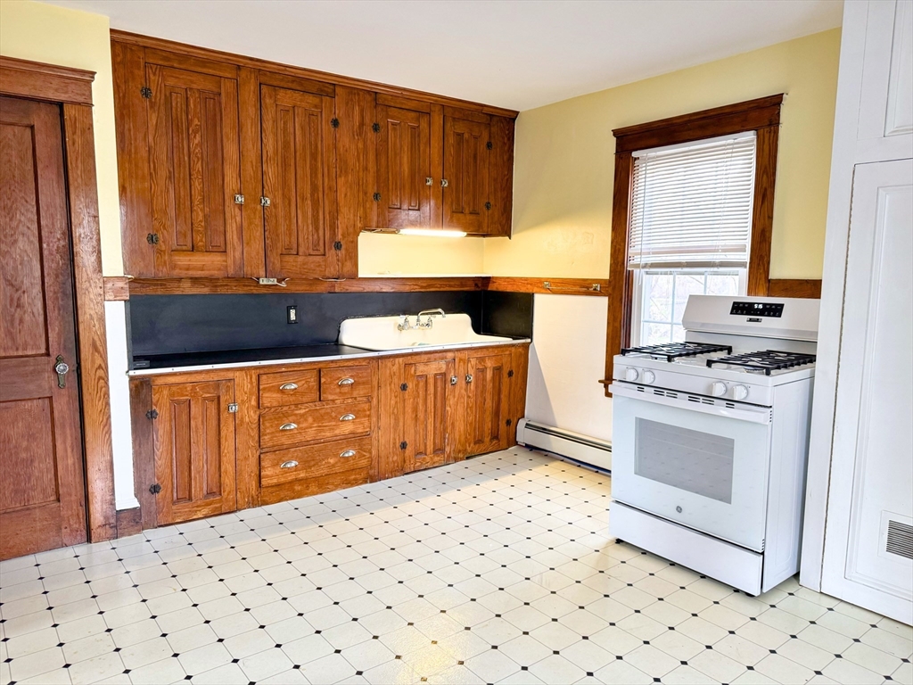 2 bed, 1 bath apartment for rent at 281 North Washington St Unit 3, North Attleboro — photo 5 of 13