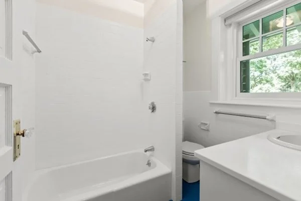 5 bed, 4+ bath apartment for rent at 281 Prince St Unit 281, Newton — photo 29 of 42