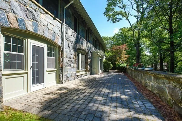 5 bed, 4+ bath apartment for rent at 281 Prince St Unit 281, Newton — photo 18 of 42