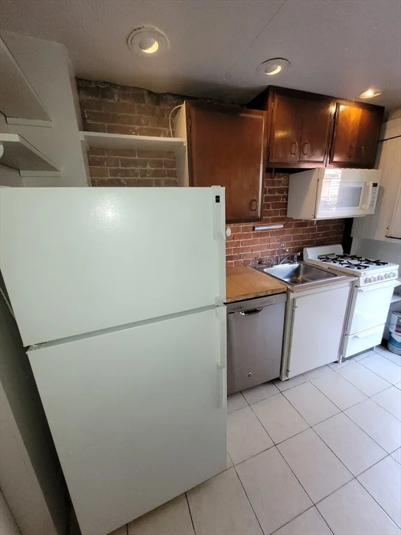 1 bed, 1 bath apartment for rent at 281 Shawmut Ave Unit 1, South End — photo 11 of 19