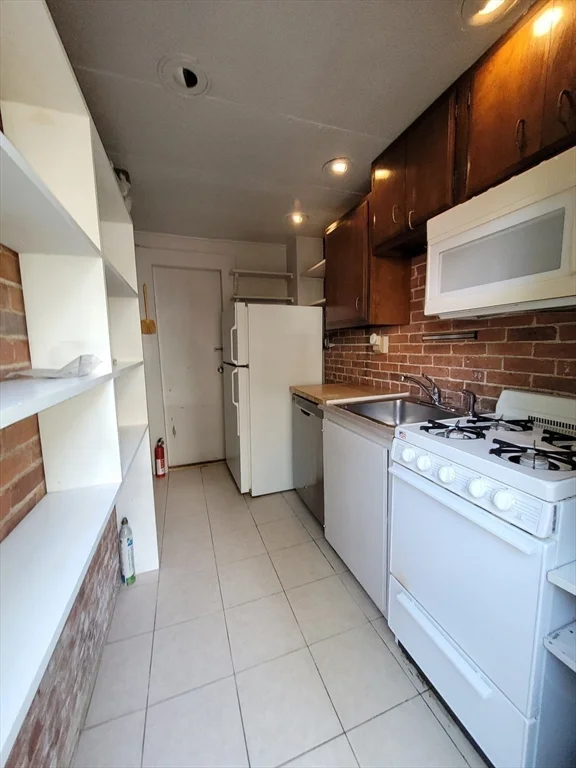 1 bed, 1 bath apartment for rent at 281 Shawmut Ave Unit 1, South End — photo 10 of 19