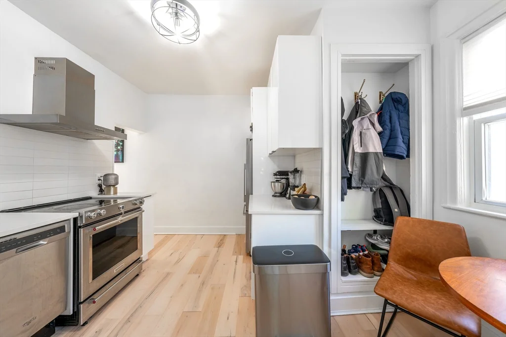 1 bed, 1 bath apartment for rent at 281 Washington Ave Unit 2, Chelsea — photo 3 of 17