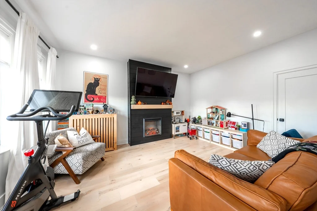 1 bed, 1 bath apartment for rent at 281 Washington Ave Unit 2, Chelsea — photo 1 of 17