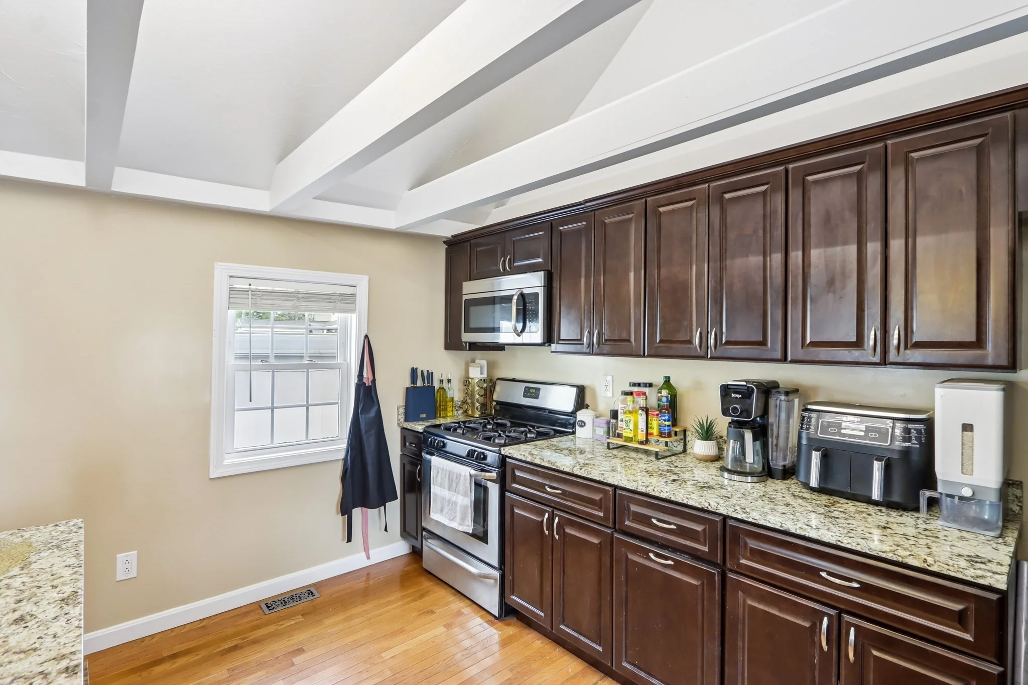 3 bed, 2 bath apartment for rent at 281 Washington St, Taunton — photo 5 of 26