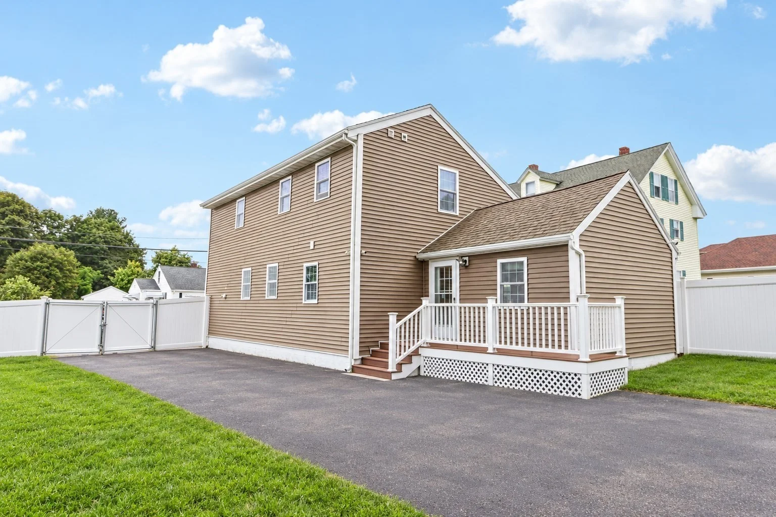 3 bed, 2 bath apartment for rent at 281 Washington St, Taunton — photo 2 of 26