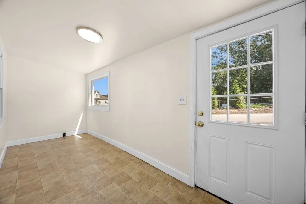 1 bed, 1 bath apartment for rent at 281C King Unit C, Northborough — photo 4 of 19