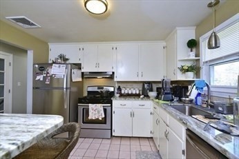 3 bed, 1 bath apartment for rent at 282-284 Ware St Unit 2, Mansfield — photo 8 of 18