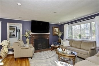 3 bed, 1 bath apartment for rent at 282-284 Ware St Unit 2, Mansfield — photo 4 of 18