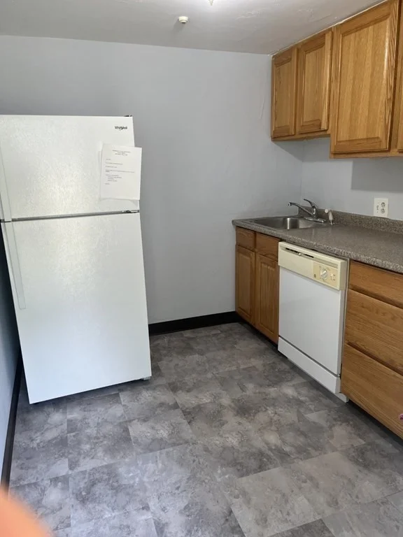 1 bed, 1 bath apartment for rent at 282 Bedford St Unit 4, Abington — photo 2 of 8