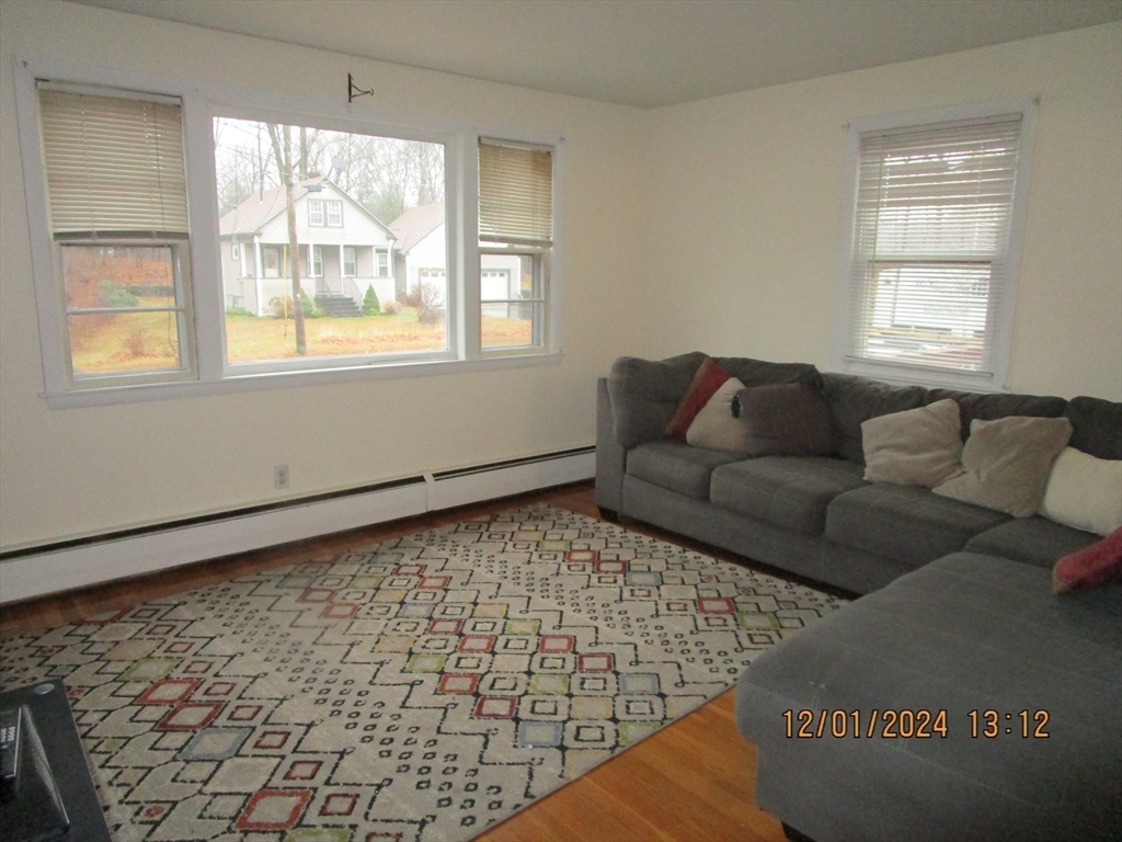 2 bed, 1 bath apartment for rent at 282 Central St Unit 1, Auburn — photo 11 of 16