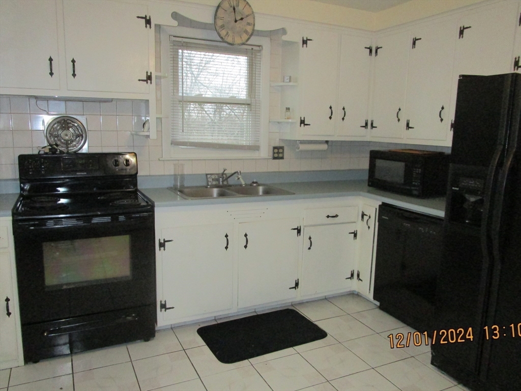 2 bed, 1 bath apartment for rent at 282 Central St Unit 1, Auburn — photo 9 of 16
