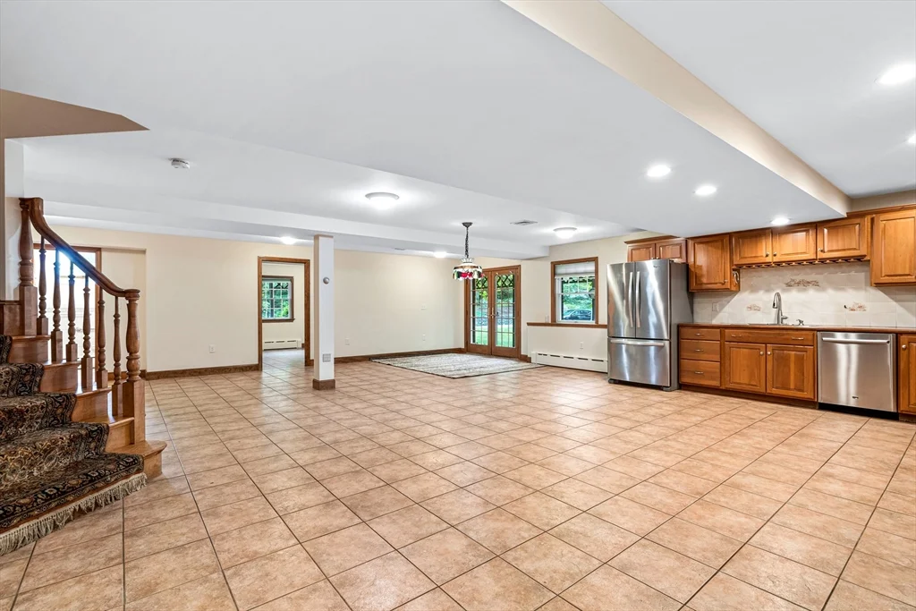 6 bed, 4+ bath apartment for rent at 282 High St, Winchester — photo 25 of 27