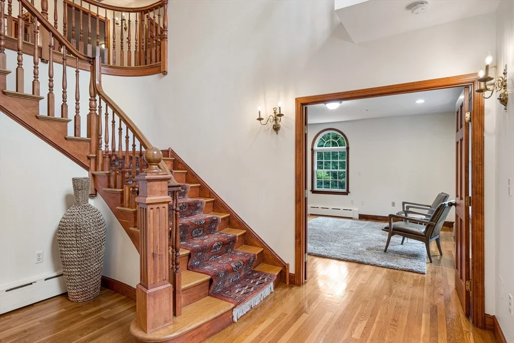 6 bed, 4+ bath apartment for rent at 282 High St, Winchester — photo 3 of 27